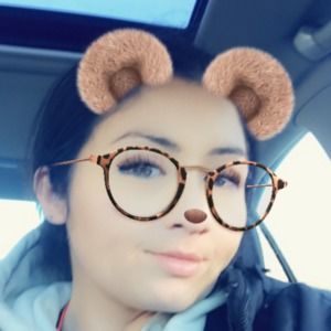 Meet your Posher, Alicia